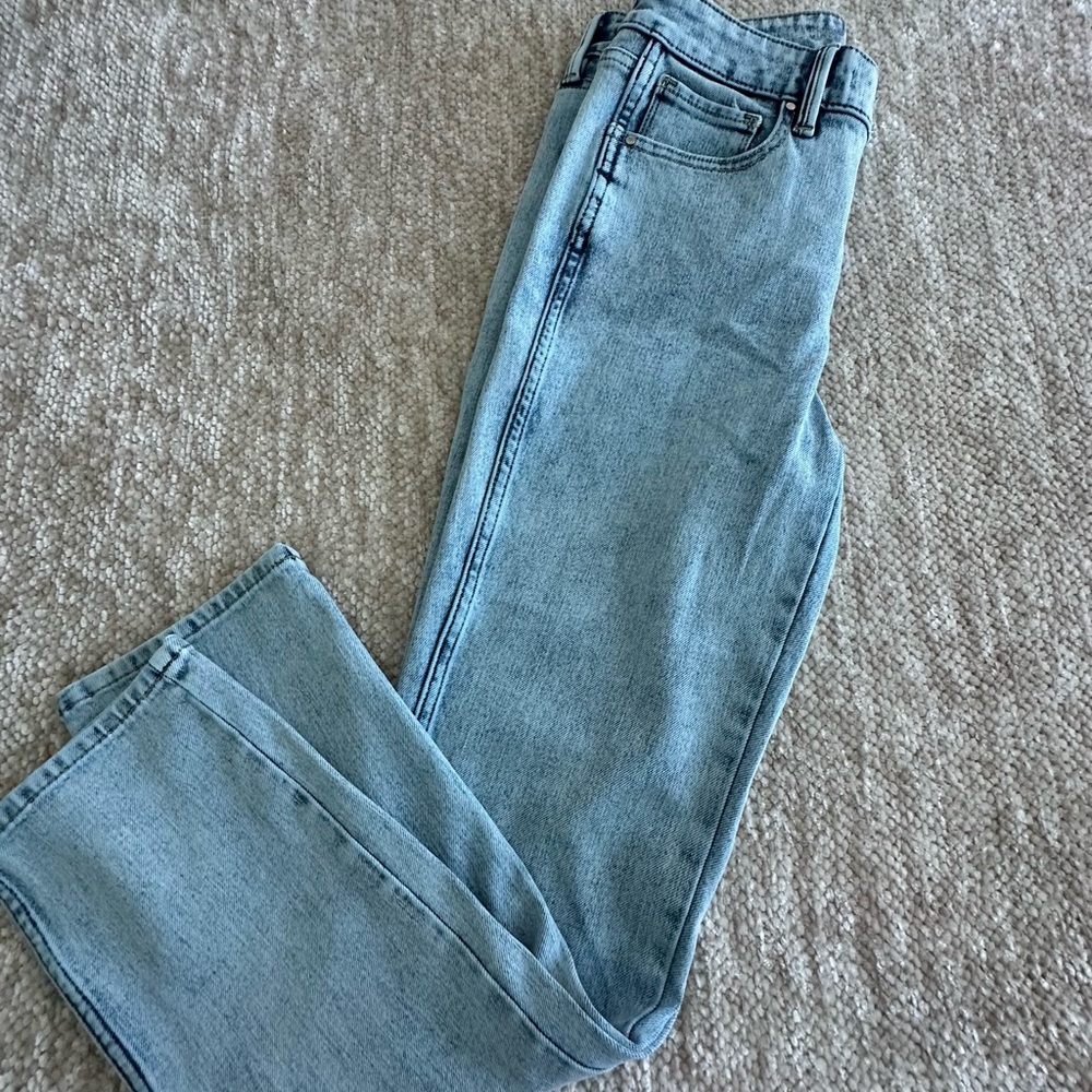 WHBM NWOT “The Straight”  Leg Blue Jeans. Never worn Brand New!